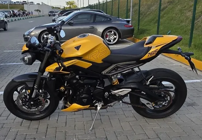 Triumph 765 RS 130cv Impecável.
