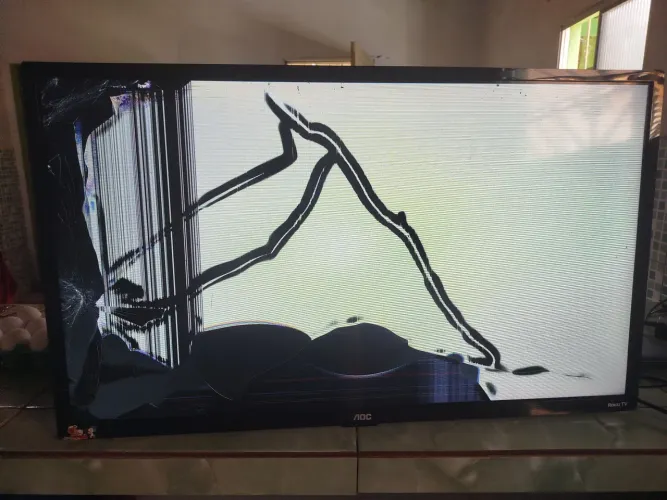 Tv AOC ROKU (retirada de peças)