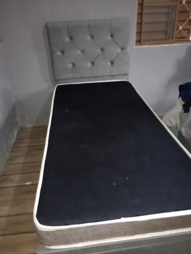 Vendo cama box baú solteiro 