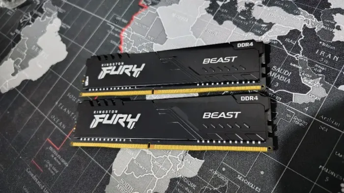Memória RAM DDR4 16GB (2x8) 3200MHz Kingston Fury