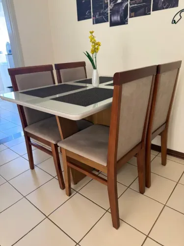 Mesa de Jantar - 4 Cadeiras