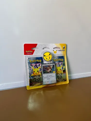 Pokemon Lacrado Coleção 30 Anos Kit com Poster e 3 Boosters