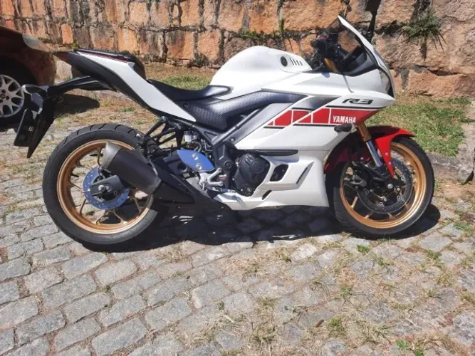 Yamaha YZF R-3 World GP 60th Anniversary Ed branca 2023