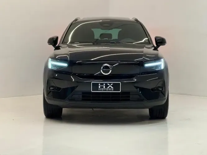 Volvo XC40 Recharge Plus (elétrico) 2024