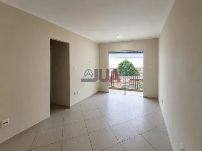 Apartamento à venda no Centro de Nova Iguaçu - 2 quartos, 1 banheiro e varanda