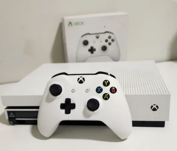 Xbox One S 1Tb - Impecável