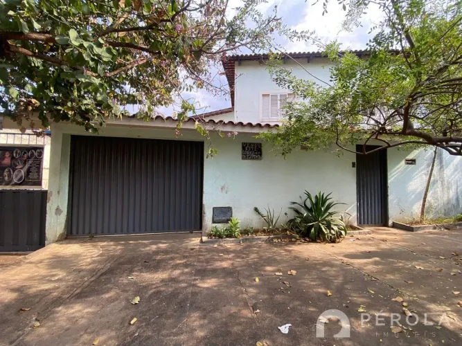 Casa em Setor dos Funcionários - Goiânia