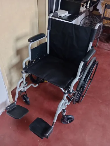 Cadeira de rodas PARA OBESOS.