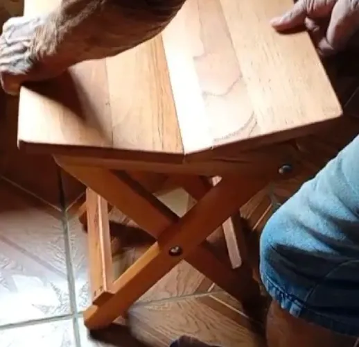 Vendo esse banco não faço entrega ele abre e fecha 