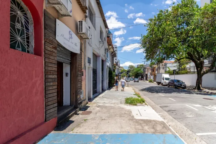 Loja na Rua Antônio Raposo, 274 35 m²