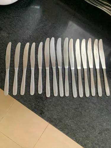 10 facas de inox marca Hércules modelo 355 e 5 facas pequenas 