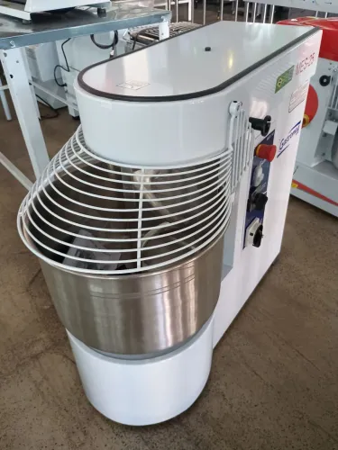 Amassadeira Espiral MES 25KG Trifásica - Gastromaq