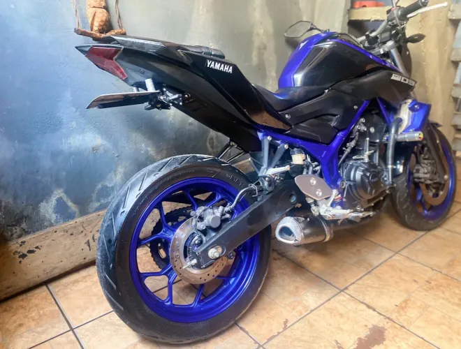 Moto mt03 