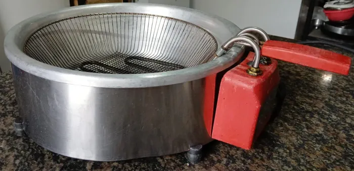 Fritadeira elétrica em formato de tacho 50cm de diâmetro