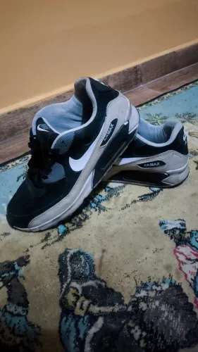 TENIS NIKE AIR 90 - PRETO E BEJE