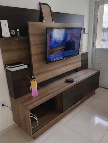 Estante com painel
