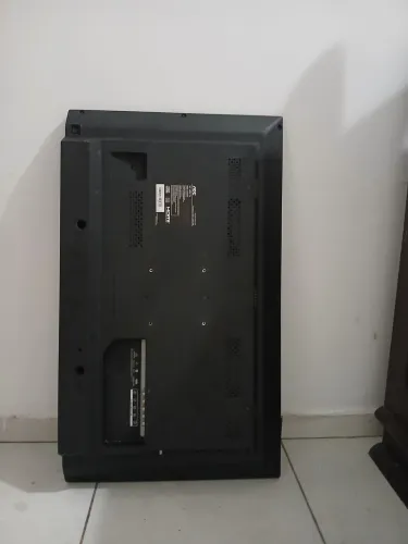 Televisão de 32 polegadas (tirar peça)