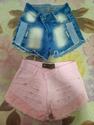 DOIS SHORTS JEANS E ROSA