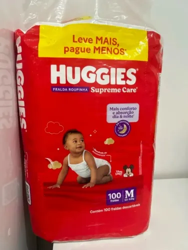 Fralda huggies Roupinha pct 100 M