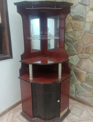 Barzinho mogno