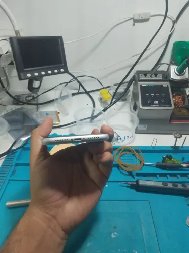 iPhone XR branco funcionando tudo ok 