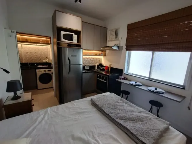 Excelente quarto e sala, mobiliado em Copacabana - LOCAÇÃO