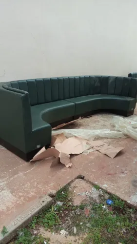 Sofá de couro kaisova