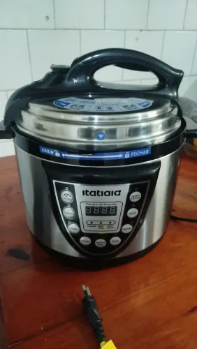 Panela de pressão elétrica