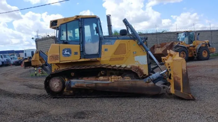 TRATOR DE ESTEIRA JOHN DEERE 850J | ANO 2022 | 5.601 HORAS