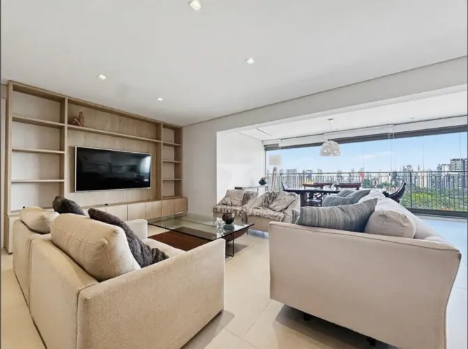 Apartamento para comprar em Moema