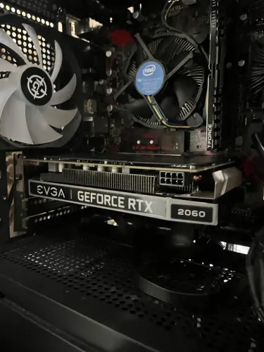 Vendo Rtx 2060 6gb lacrada