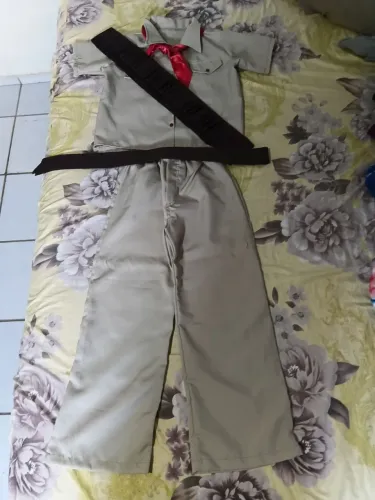Vende-se roupa semi nova de cangaceiro infantil (9a11anos).