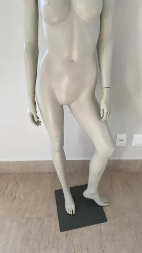 Manequim Feminino