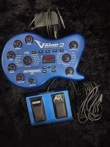 Pedaleira Behringer V-AMP 2 completa + Bag + fonte nova