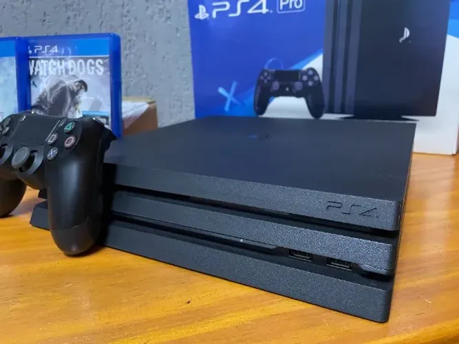 Console PS4 Pro Seminovo com 2 Jogos de Brinde (Nota fiscal e 6 meses de Garantia)