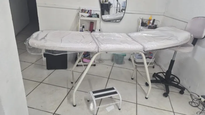 Maca estetica , mocho e escada