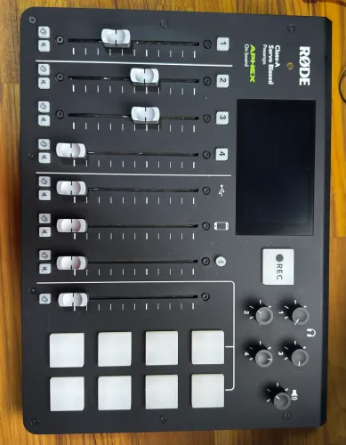 Interface De Áudio Rode Rodecaster Pro 4 Canais Usb