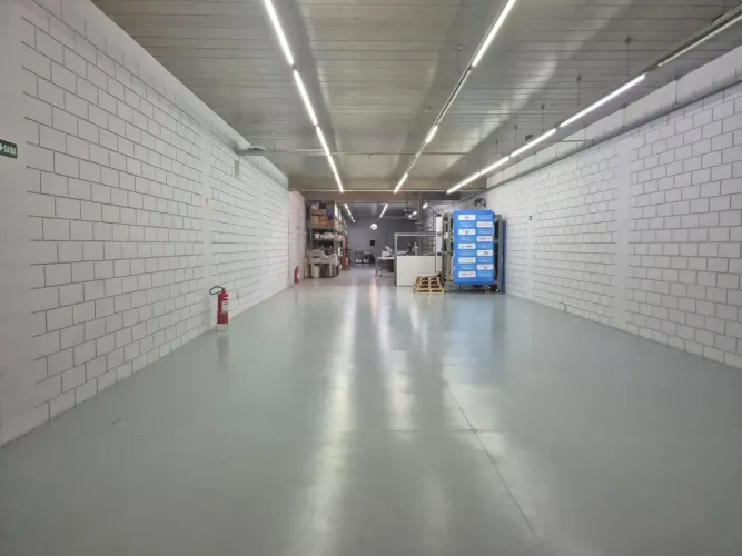 Locação de Galpão na Barra Funda - 635 m² com Estrutura Completa