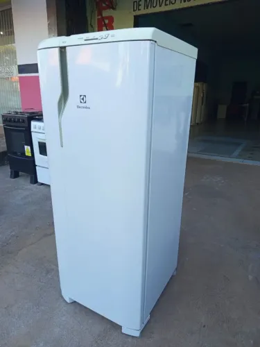 Geladeira Electrolux super conservada