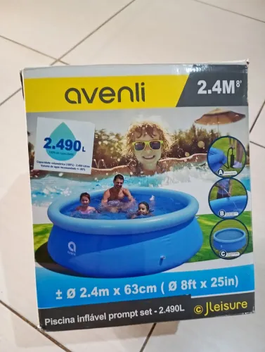 Piscina inflável usada apenas uma vez 