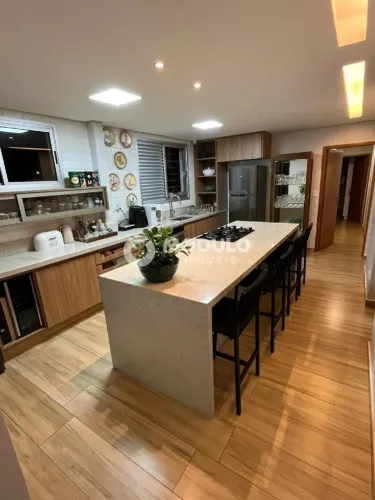 APARTAMENTO à venda, 3 quartos, 1 suíte, 2 vagas, NOSSA SENHORA APARECIDA - Uberlândia/MG
