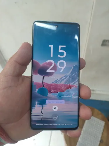 Moto Edge 40 neo zerado 