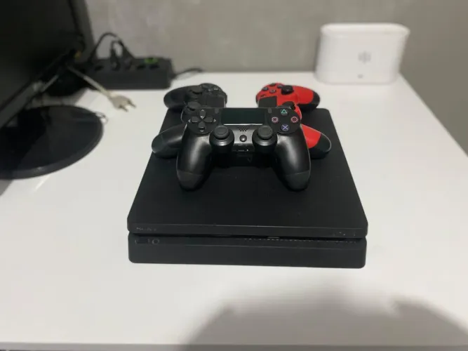 Playstation 4 slim