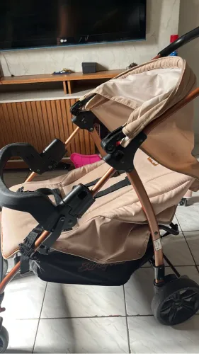 Carrinho bebê unissex