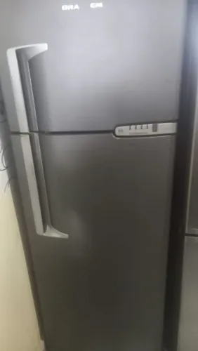 Geladeira com defeito