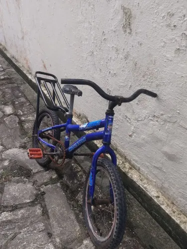 Bicicleta infantil aro 12 tem ótimo estado muito bem cuidada da marca Houston e e urbana