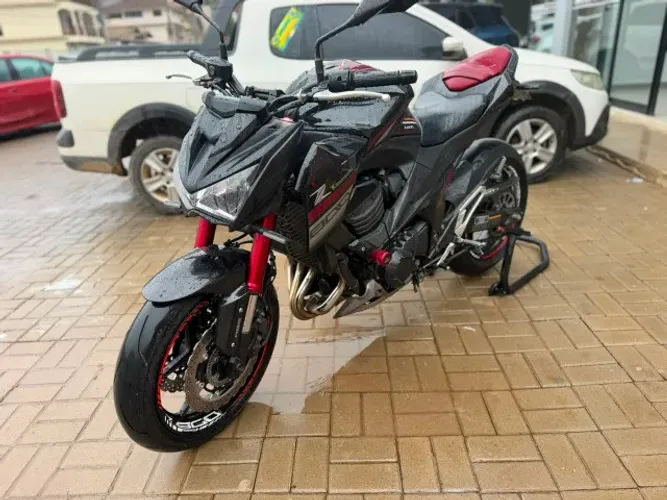 KAWASAKI Z800 SUGOMI EDITION 2017 - SÉRIE ESPECIAL MOTO SEM DETALHES