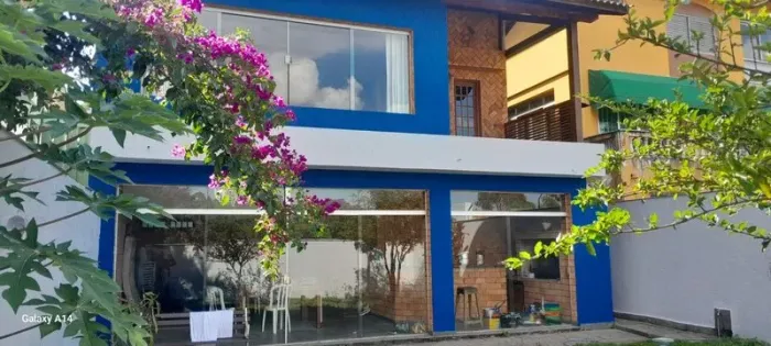 Casa com 4 Quarto(s) e 5 banheiro(s) para Alugar, 367 m² por R$ 7000 / Mês