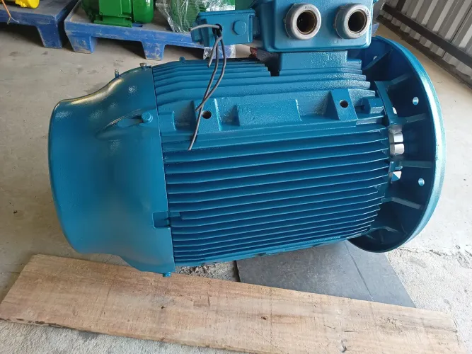 Motor elétrico de 200 CV   1750 rpm 380/660