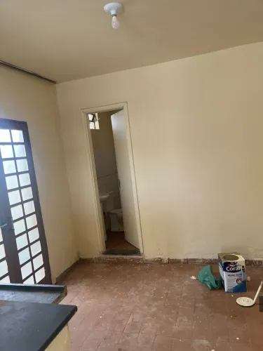 Casa para alugar com garagem no centro